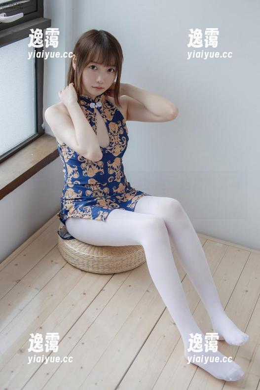 森萝财团带你玩转白-红-黑：这套高清写真集太撩了！