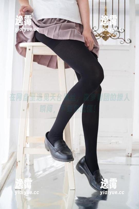 在网盘里遇见天台黑丝，森萝财团的撩人瞬间，下载你就懂！