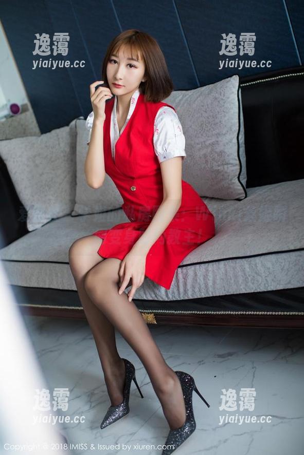 爱蜜社 - 学姐的私房图集：Winki丝姬瞬间变身时尚教主！