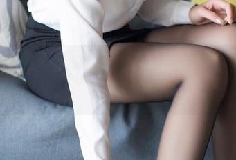 爱蜜社 – 杨紫嫣黑丝气质美女合集：分享那些让人心跳加速的瞬间