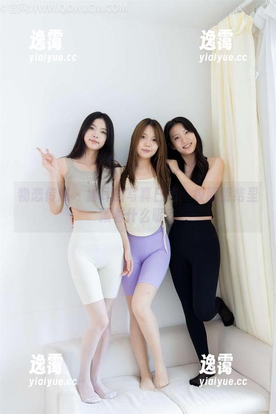 物恋传媒 - 猫耳的写真日志：校服情结里藏着什么呢？