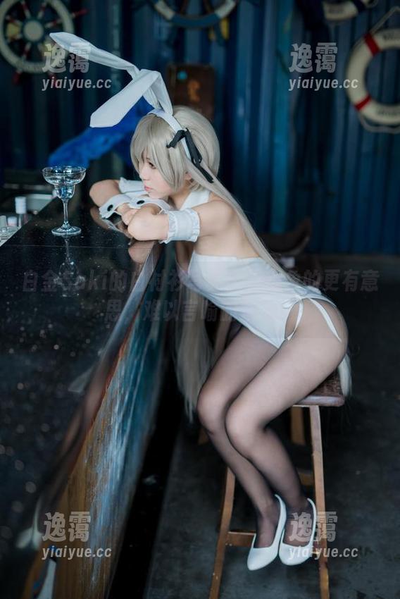 白金Saki的白衬衫写真比我想象的更有意思，难以言喻的魅力！