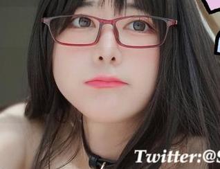 眼酱大魔王w的全套写真：家居风格，谁还在意外面世界？