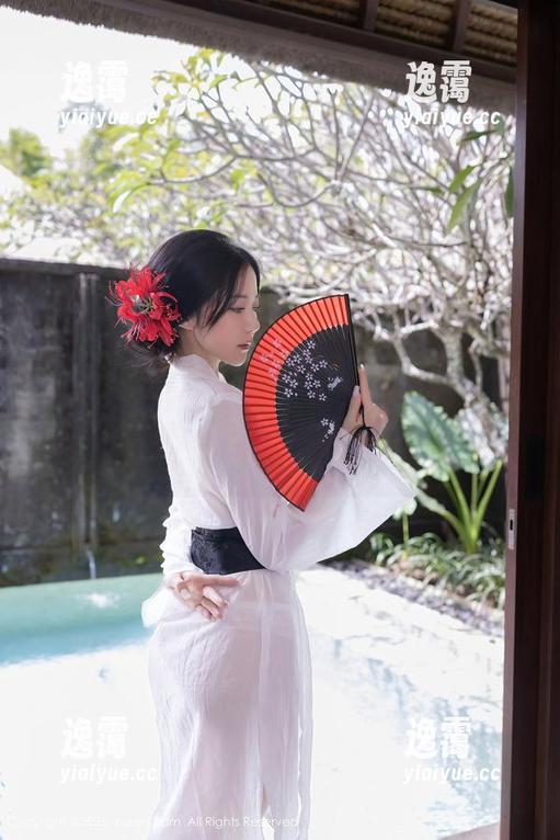 秀人网 - sophie余冰婚纱写真全集：她的婚纱让人觉得自己也该结个婚了，虽然还是单身！