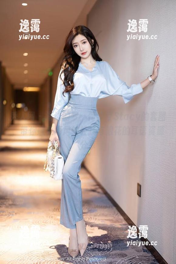 秀人网-何梦兮Stacy 秀人网 - 海边的梦:何梦兮Stacy的套图,带你感受海风的轻抚与浪花的耳语资源分享