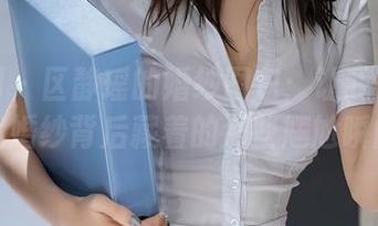 秀人网 – 区静瑶的婚纱图包：让我们一起找找婚纱背后藏着的那些尴尬瞬间！