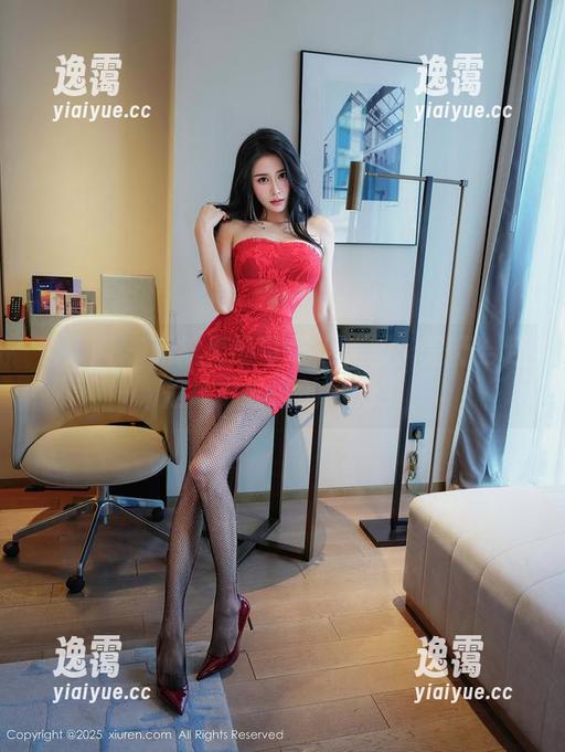 秀人网 - 私拍里的可可芝美脚：是巧合还是命中注定的魅力？