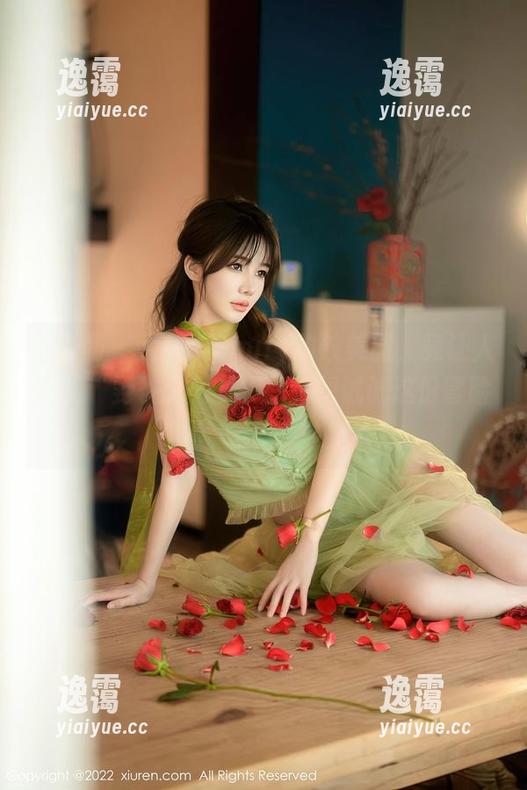 秀人网 - 大琪琪Emily豹纹美图，竟让人感觉“野性无限”，我也想试试这份冒险氛围！