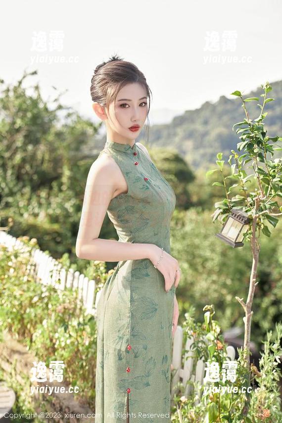 秀人网 - 海边的私房奈奈Fox：这一图里的阳光，是让我想起了我的午睡时光。