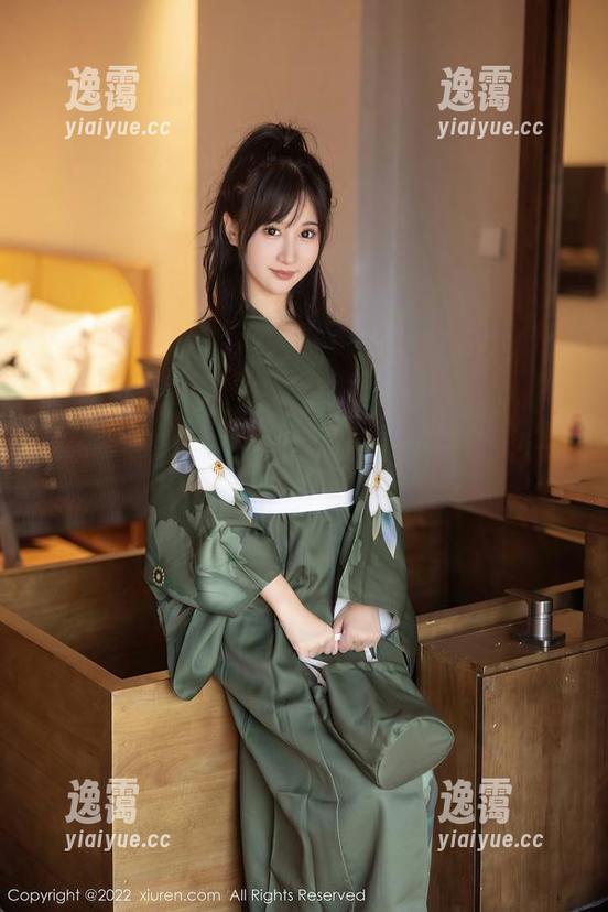 秀人网 - 女王容容容Alice，私拍合集里的各种姿势，真是让人心动！