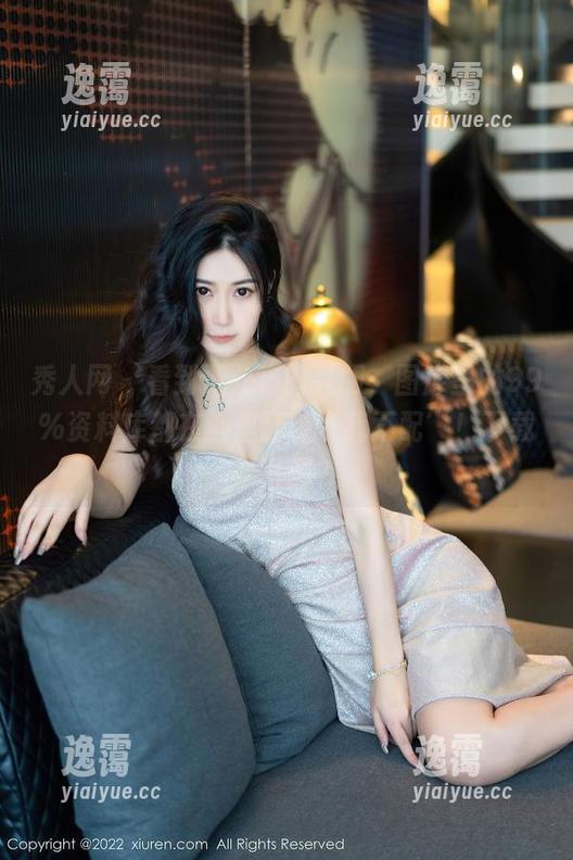 秀人网 - 看到戴允祺的礼服，图库里的99%资料库都在心里狂喊‘我不配’！下载不下载？