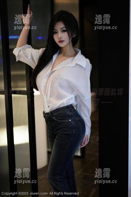 秀人网 - 短裤有多美，看美七的原图就知道了，这个夏天果然不快乐了……