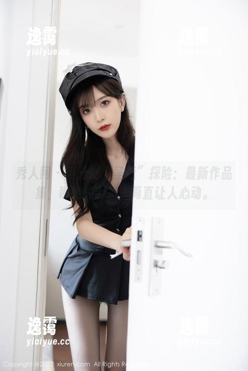 秀人网 - 阿汁的“圣诞”探险：最新作品集，瞧她的姿态，简直让人心动。