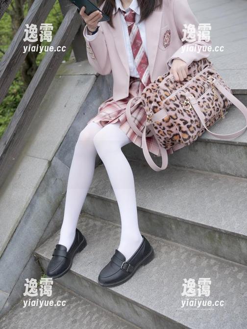 紧急企划 - 来吧，看看小恩的御姐气场！原图让你忍不住想大喊‘女神！’