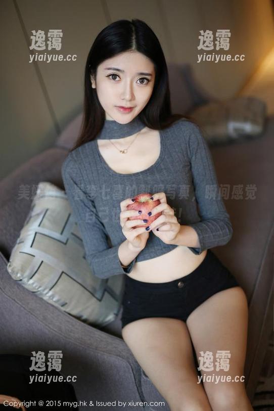 美媛馆 - 看李七喜的制服写真，瞬间感觉自己也能当模特！