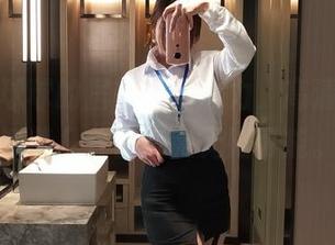 自闭颜球球的居家天然魅力，高清照片里藏着几分傻气和无限可能。