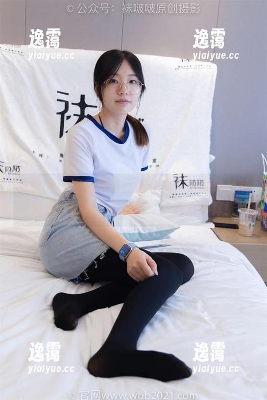 袜啵啵 - 观看小甜豆的作品，薄咖啡丝就像是一杯温柔的咖啡，让我心痒痒！