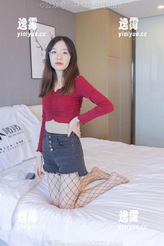 袜啵啵-苏苏 袜啵啵 - 穿上苏苏的板鞋,图集里的每一步都充满幽默感,无圣光也俏皮!