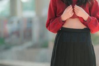 西瓜少女与你分享：白云森林无外套的原图写真，来吧，别害羞！