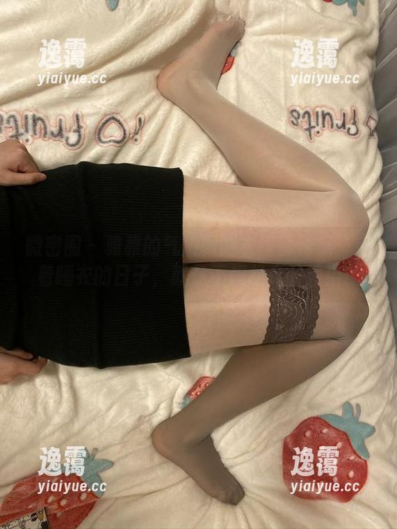微密圈 - 雅雅的气质呀睡衣写真合集：穿着睡衣的日子，就是不想起床的理由！