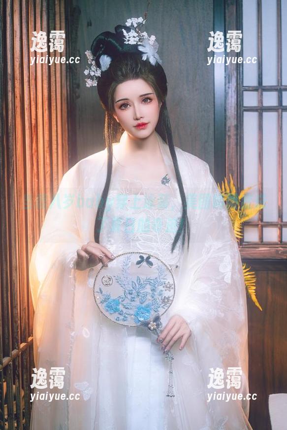 鹿八岁baby 当鹿八岁baby穿上泳装,美图瞬间变成了夏日的奇迹!